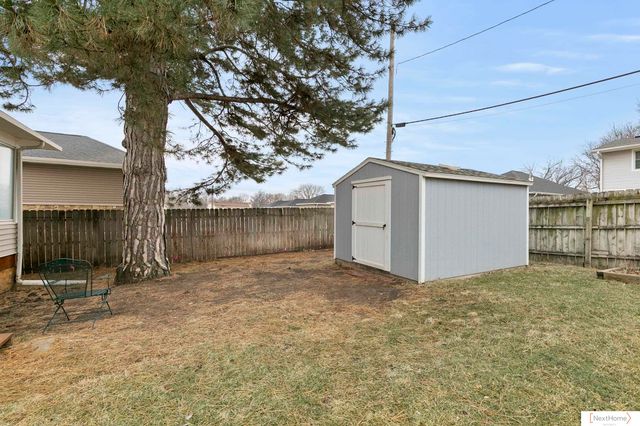 4215 S 40th Street, Lincoln, NE 68506