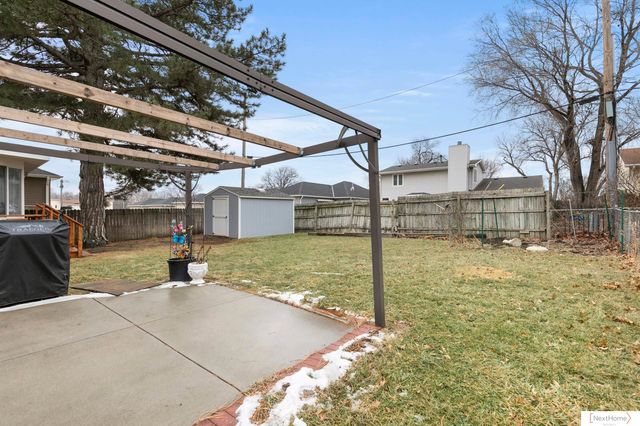 4215 S 40th Street, Lincoln, NE 68506