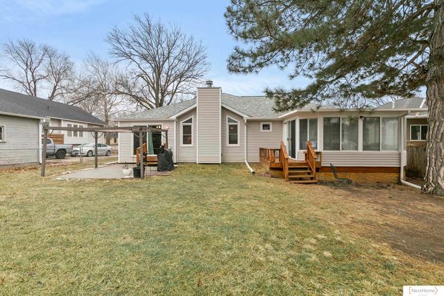 4215 S 40th Street, Lincoln, NE 68506