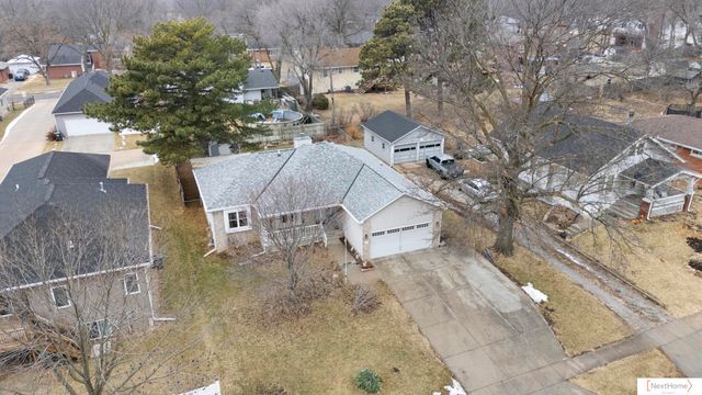 4215 S 40th Street, Lincoln, NE 68506