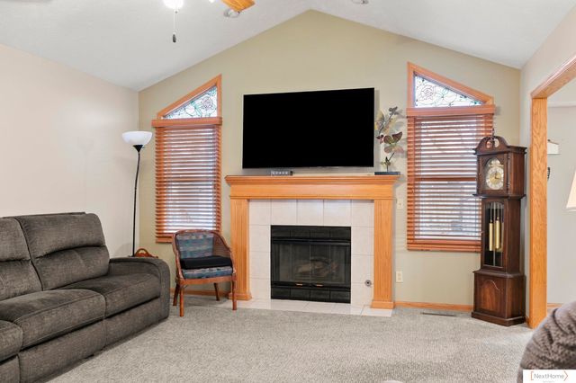 4215 S 40th Street, Lincoln, NE 68506