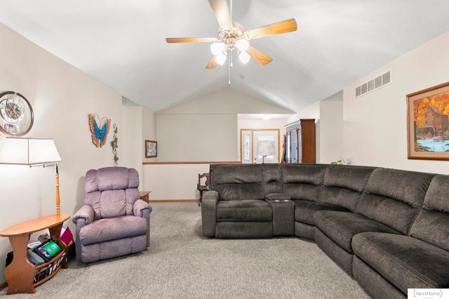 4215 S 40th Street, Lincoln, NE 68506