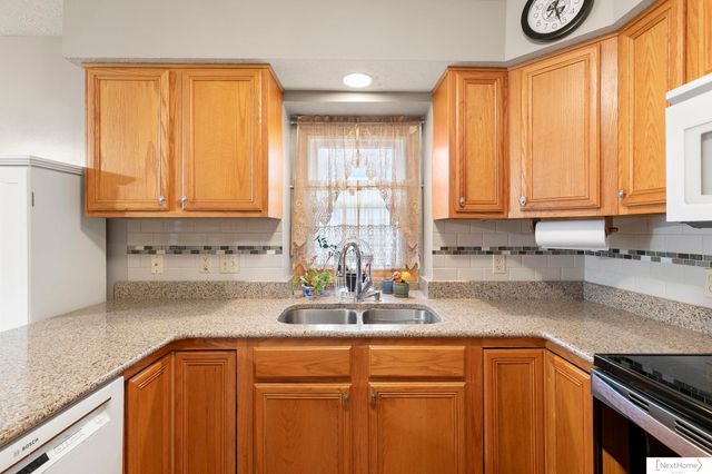 4215 S 40th Street, Lincoln, NE 68506