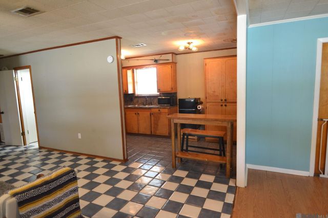 395 Avenue G, Port Allen, LA 70767