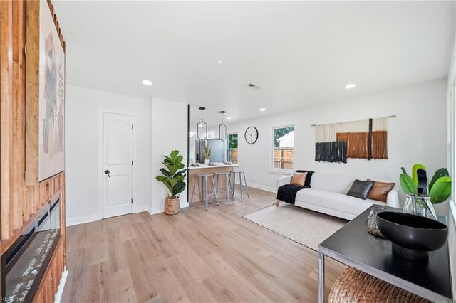 1528 Morgan DR, Hampton, VA 23663