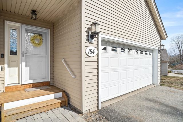 154 Hall Road, Fremont, NH 03044