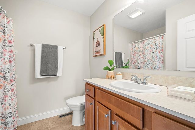 154 Hall Road, Fremont, NH 03044