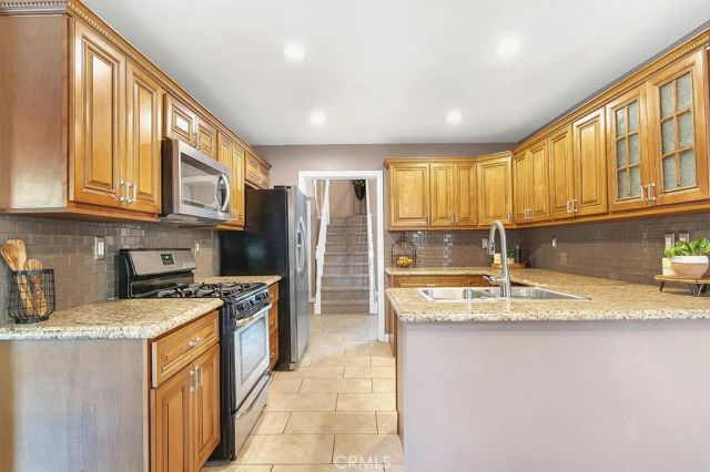 6226 Mammoth, Valley Glen, CA 91401