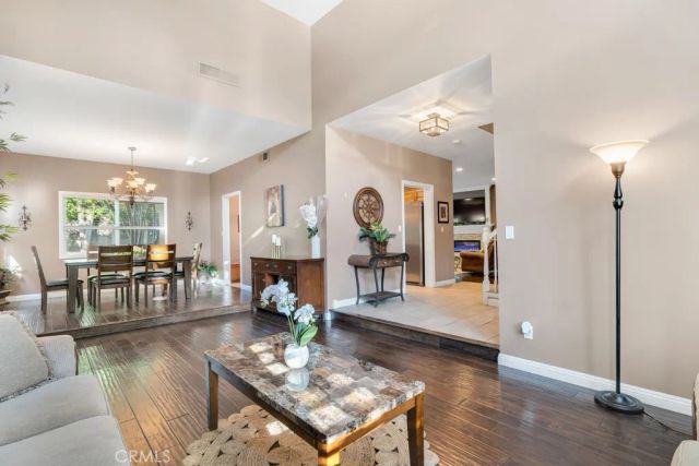 6226 Mammoth, Valley Glen, CA 91401