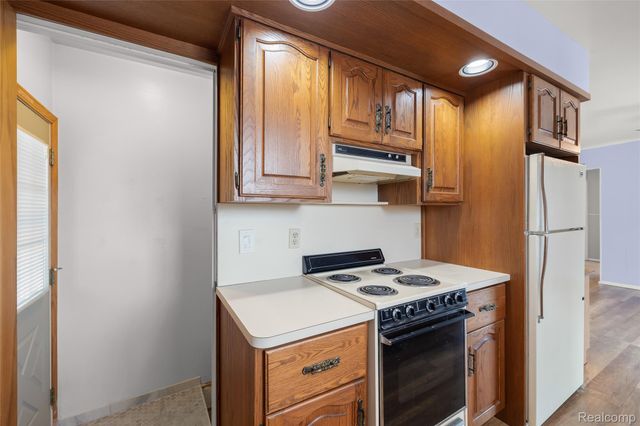 7043 N Wildwood Street, Westland, MI 48185