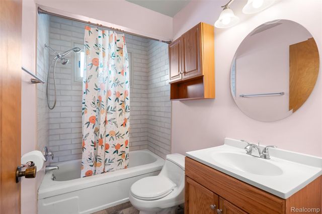 7043 N Wildwood Street, Westland, MI 48185