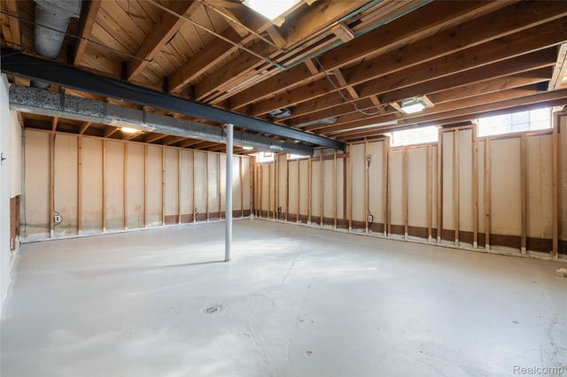 7043 N Wildwood Street, Westland, MI 48185