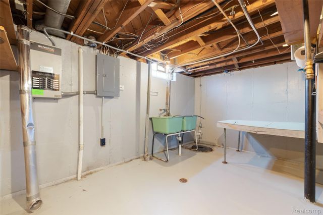 7043 N Wildwood Street, Westland, MI 48185