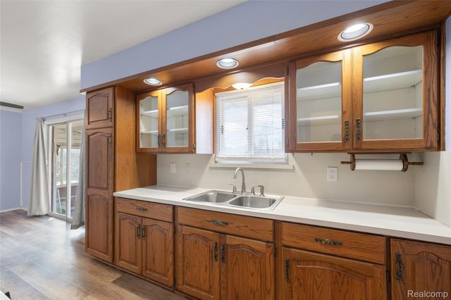 7043 N Wildwood Street, Westland, MI 48185