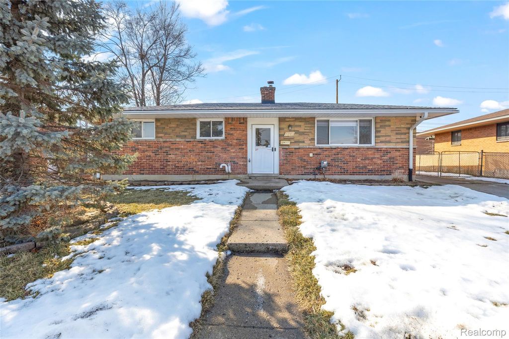 7043 N Wildwood Street, Westland, MI 48185