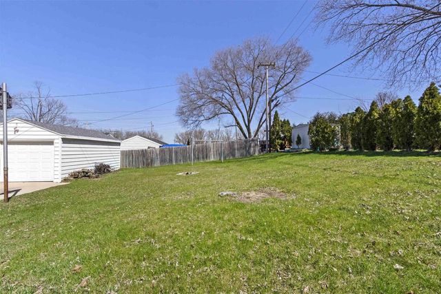 260 N DANZ AVENUE, Green Bay, WI 54302