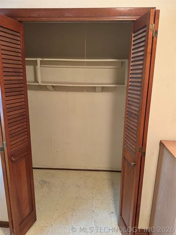 3815 S 82nd East Avenue, Tulsa, OK 74145