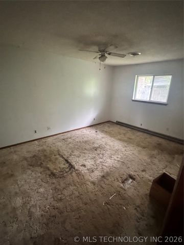 3815 S 82nd East Avenue, Tulsa, OK 74145