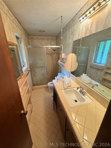 3815 S 82nd East Avenue, Tulsa, OK 74145