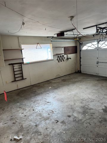 3815 S 82nd East Avenue, Tulsa, OK 74145