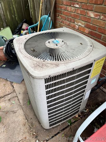 3815 S 82nd East Avenue, Tulsa, OK 74145