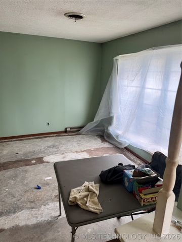 3815 S 82nd East Avenue, Tulsa, OK 74145