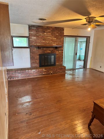 3815 S 82nd East Avenue, Tulsa, OK 74145