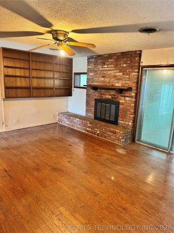 3815 S 82nd East Avenue, Tulsa, OK 74145