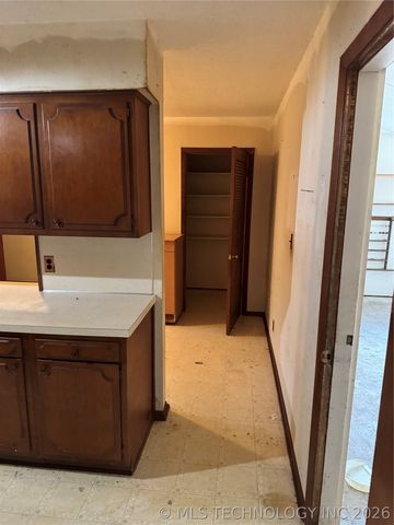 3815 S 82nd East Avenue, Tulsa, OK 74145