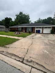 3815 S 82nd East Avenue, Tulsa, OK 74145