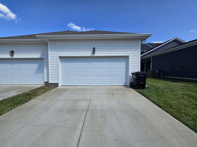 2186 Hospitality Ln, Murfreesboro, TN 37128