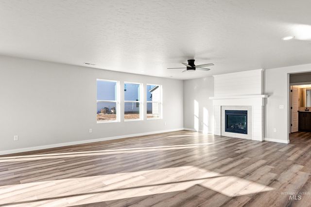 5269 E Phelps Lake Dr, Nampa, ID 83687