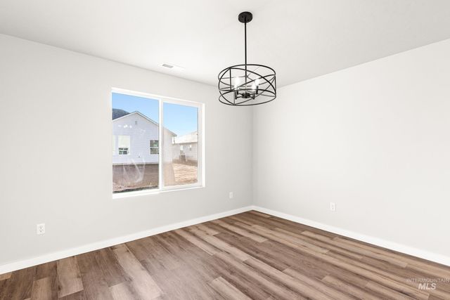 5269 E Phelps Lake Dr, Nampa, ID 83687
