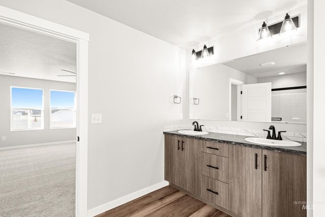 5269 E Phelps Lake Dr, Nampa, ID 83687