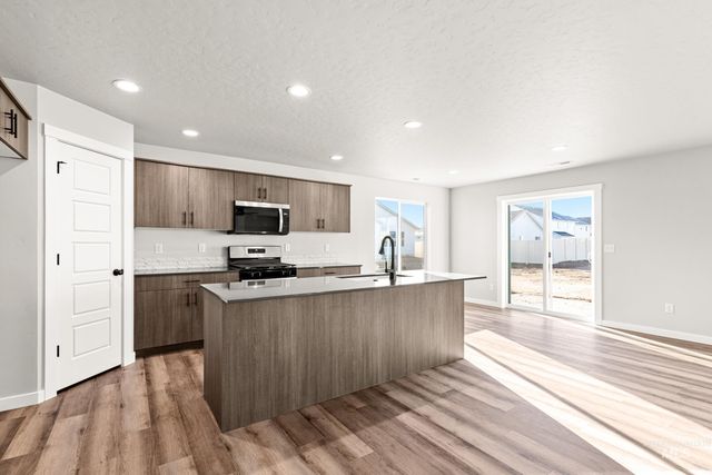 5269 E Phelps Lake Dr, Nampa, ID 83687