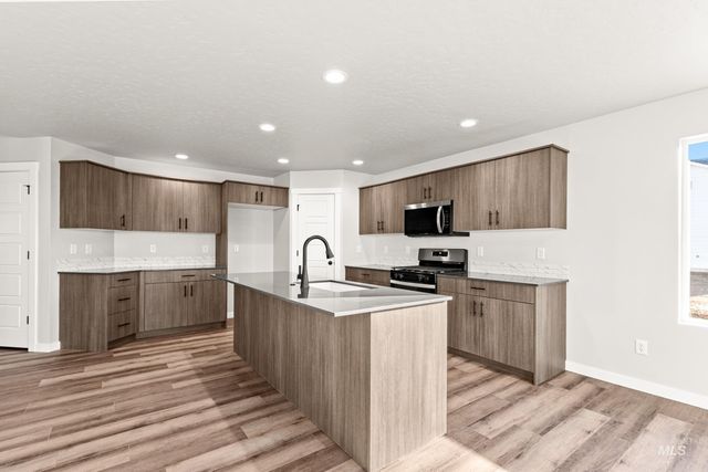 5269 E Phelps Lake Dr, Nampa, ID 83687