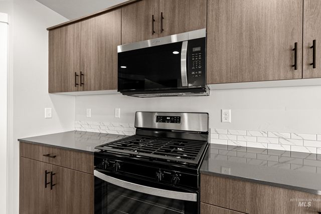 5269 E Phelps Lake Dr, Nampa, ID 83687