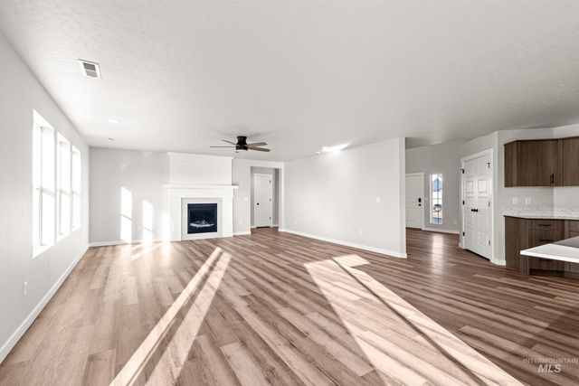 5269 E Phelps Lake Dr, Nampa, ID 83687