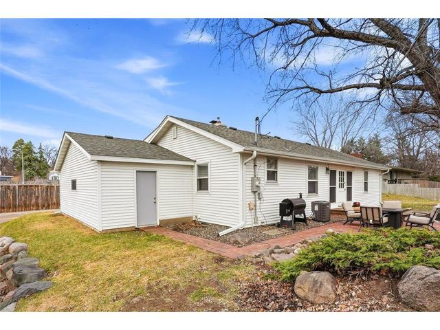 4015 Wayzata Boulevard, Golden Valley, MN 55416