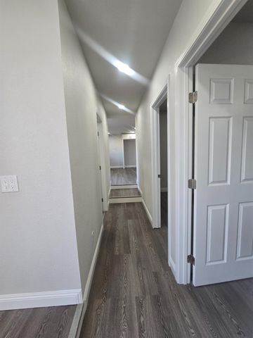 4685 E Tulare, Fresno, CA 93702