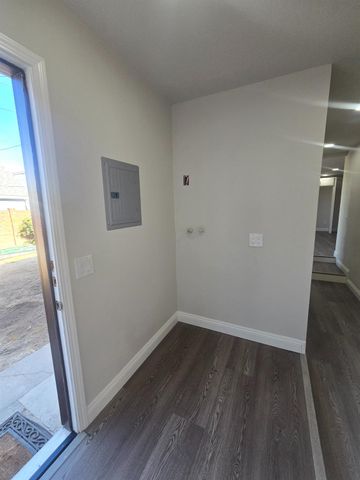 4685 E Tulare, Fresno, CA 93702