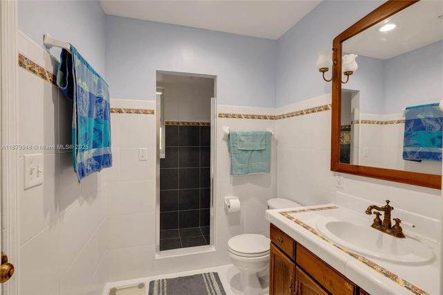 18700 Belmont Dr, Cutler Bay, FL 33157