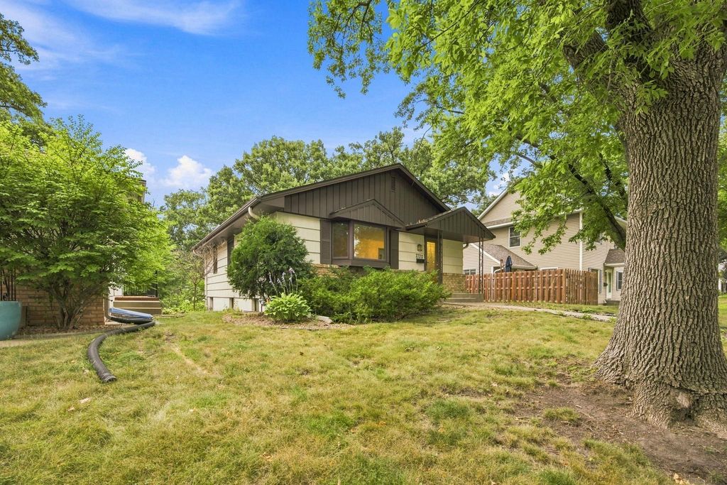 7720 Edgebrook Drive, Saint Louis Park, MN 55426 — photo 3