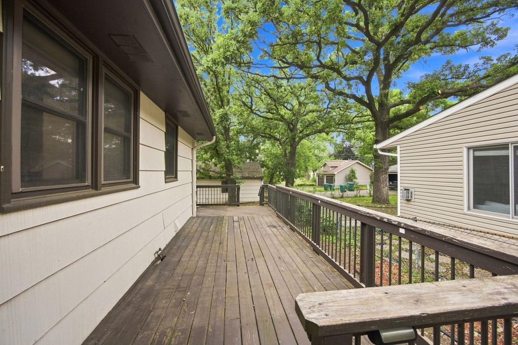 7720 Edgebrook Drive, Saint Louis Park, MN 55426 — photo 5