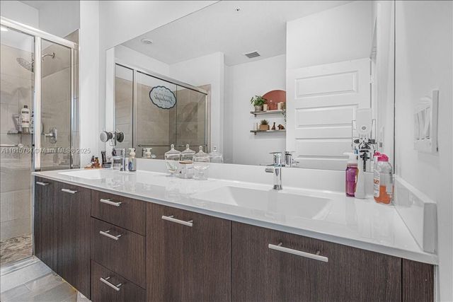 8301 NW 41st St B-309, Doral, FL 33166