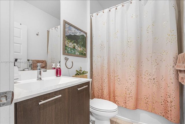 8301 NW 41st St B-309, Doral, FL 33166