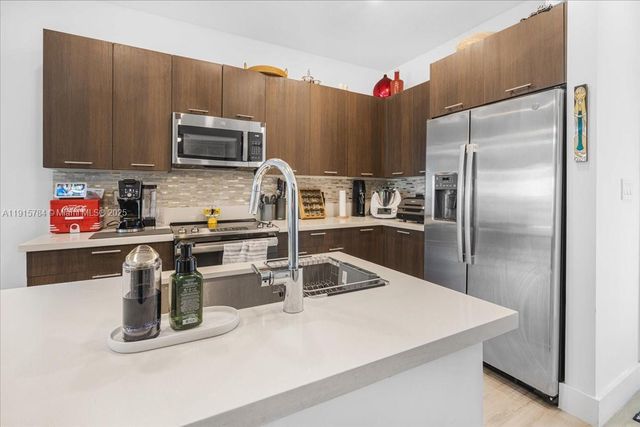 8301 NW 41st St B-309, Doral, FL 33166