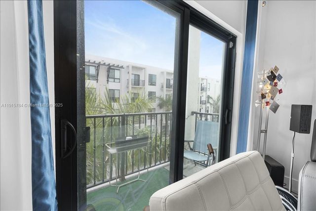 8301 NW 41st St B-309, Doral, FL 33166