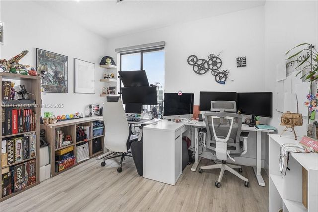 8301 NW 41st St B-309, Doral, FL 33166