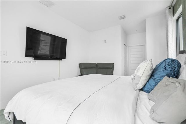 8301 NW 41st St B-309, Doral, FL 33166